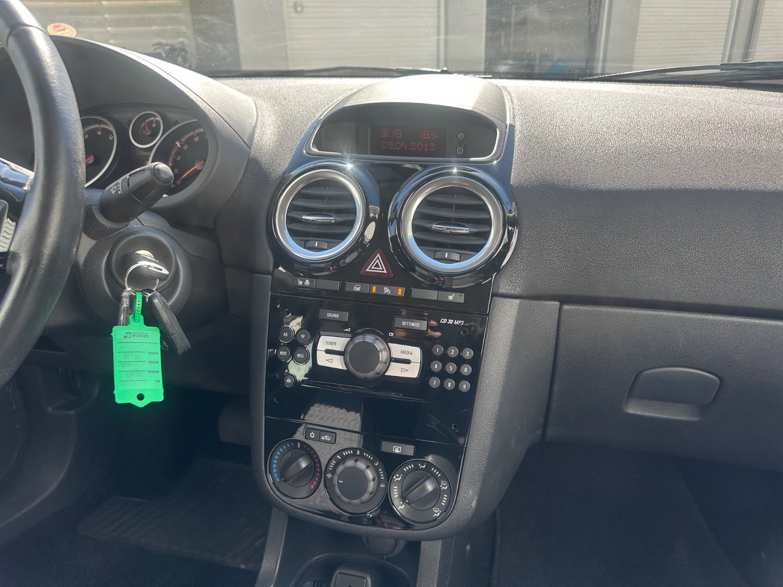 Billede af Opel Corsa 1,2 16V Enjoy aut.
