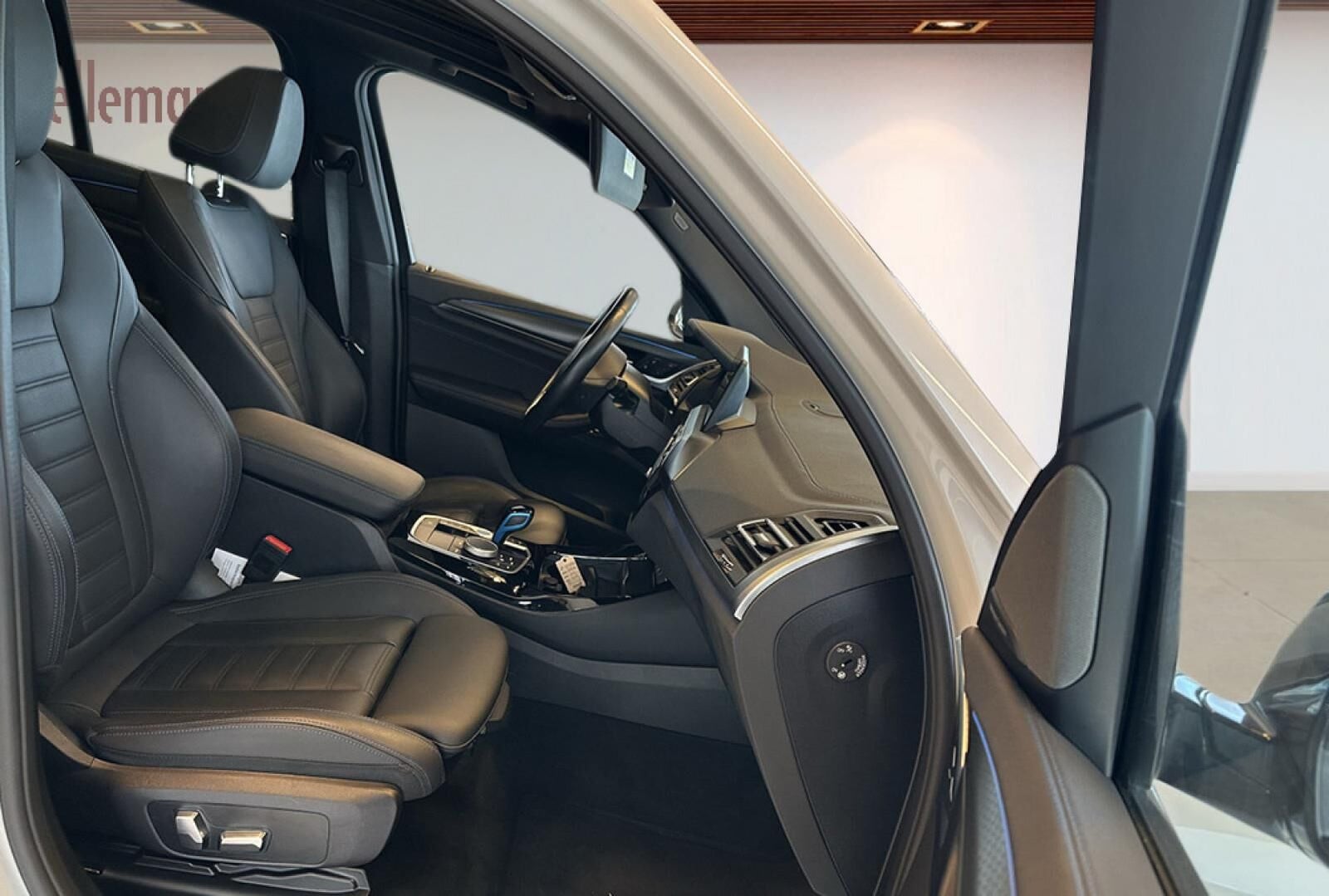 BMW iX3 Charged Plus M-Sport