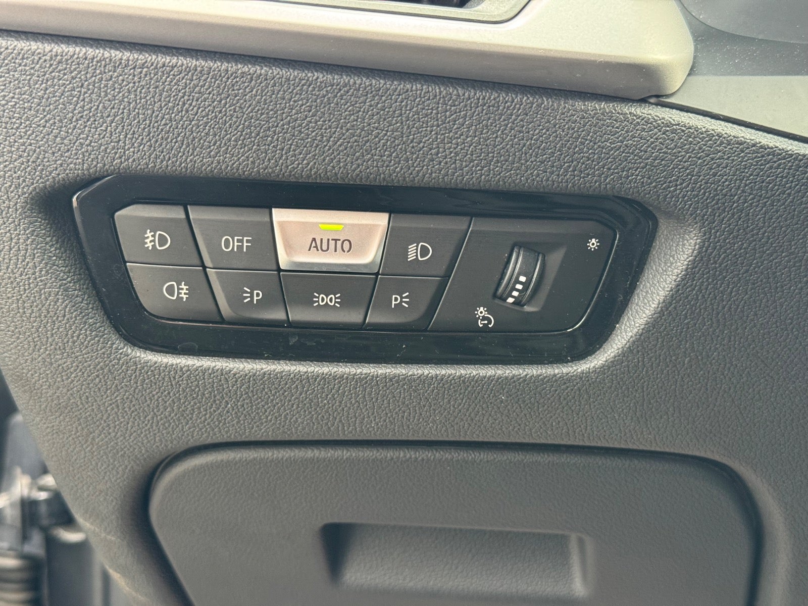 Billede af BMW 320d 2,0 Touring Connected aut.