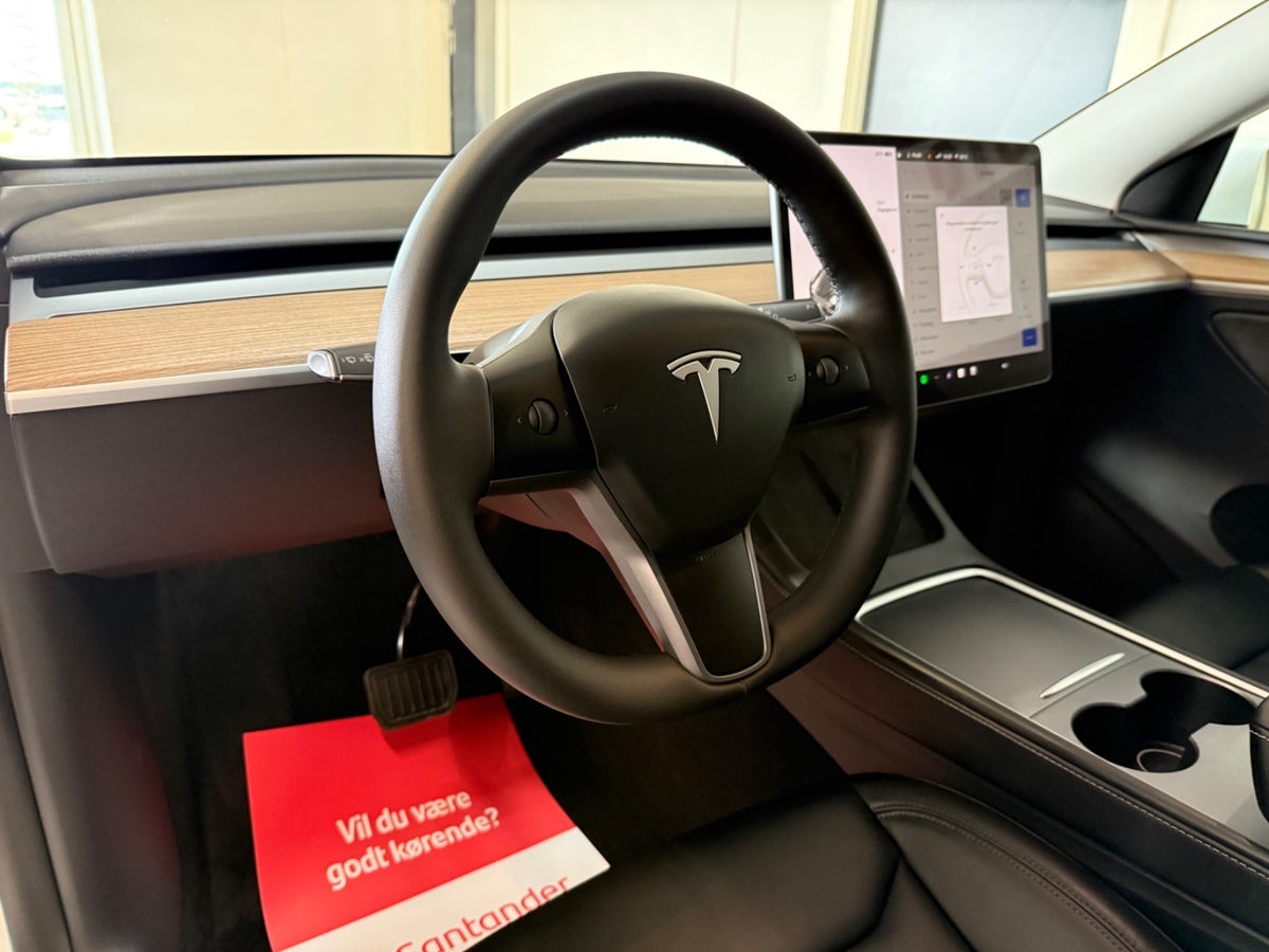Tesla Model Y Long Range RWD