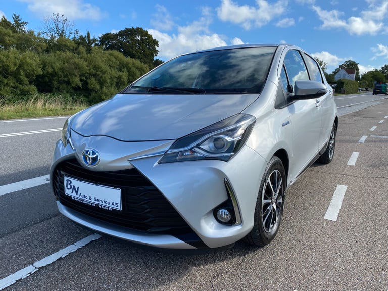 Toyota Yaris Hybrid H3 Smart e-CVT