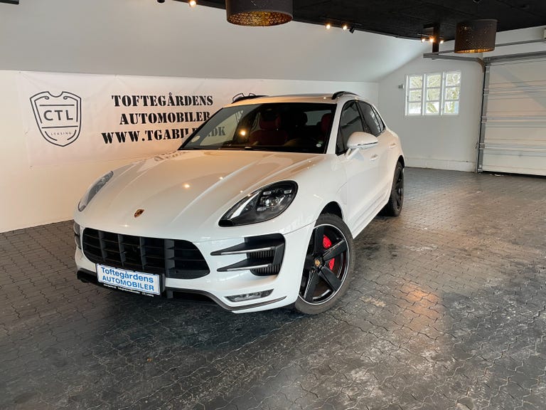 Porsche Macan Turbo Performance PDK