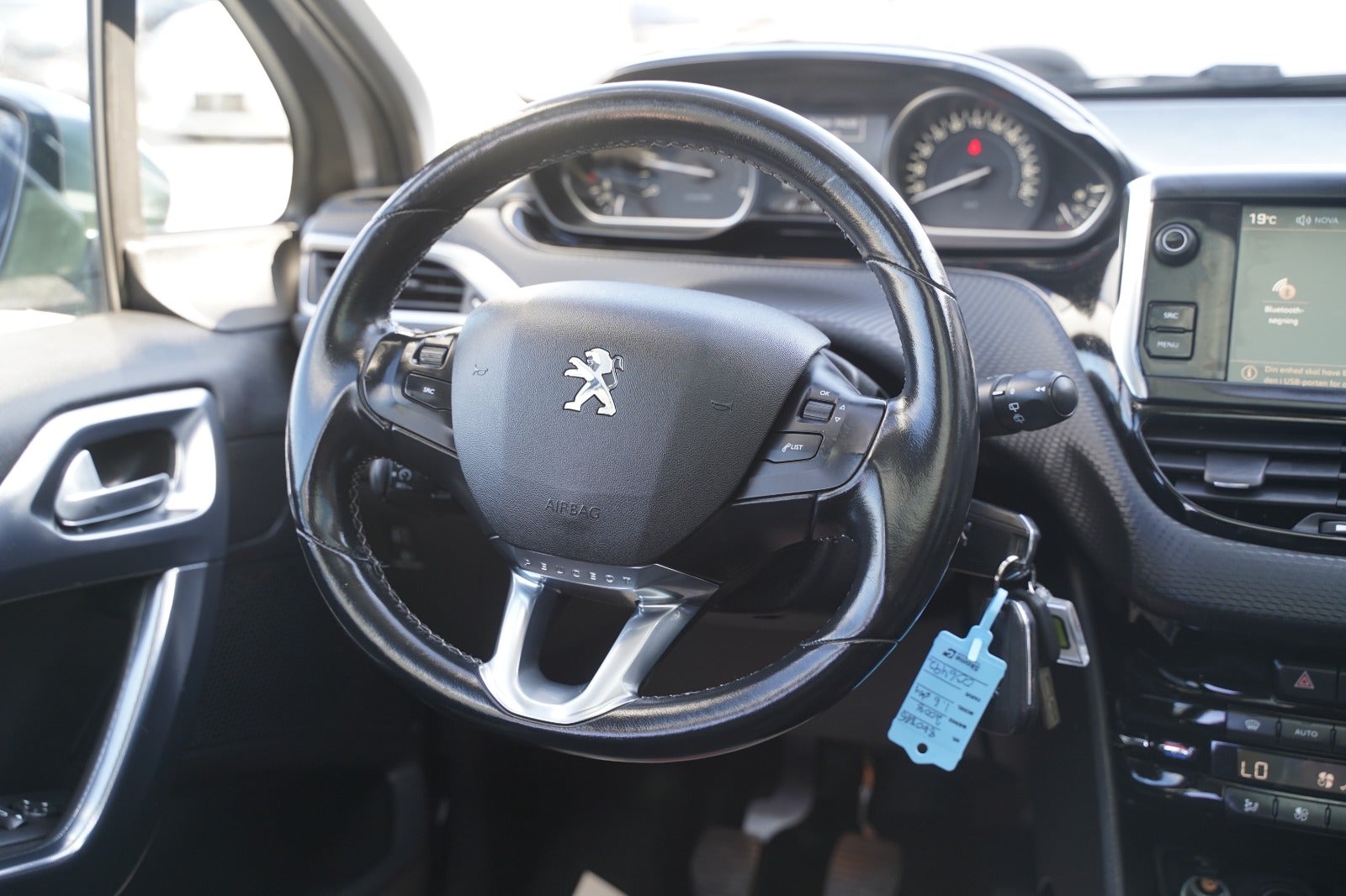 Billede af Peugeot 2008 1,6 BlueHDi 100 Selection Sky