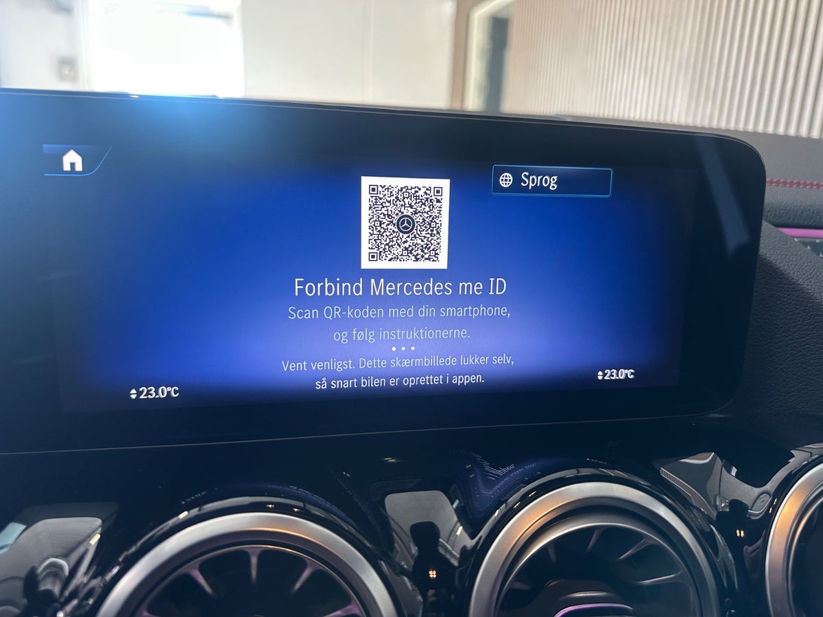 Mercedes EQA250+ AMG Line Advance Plus Mercedes EQA250+ AMG Line Advance Plus