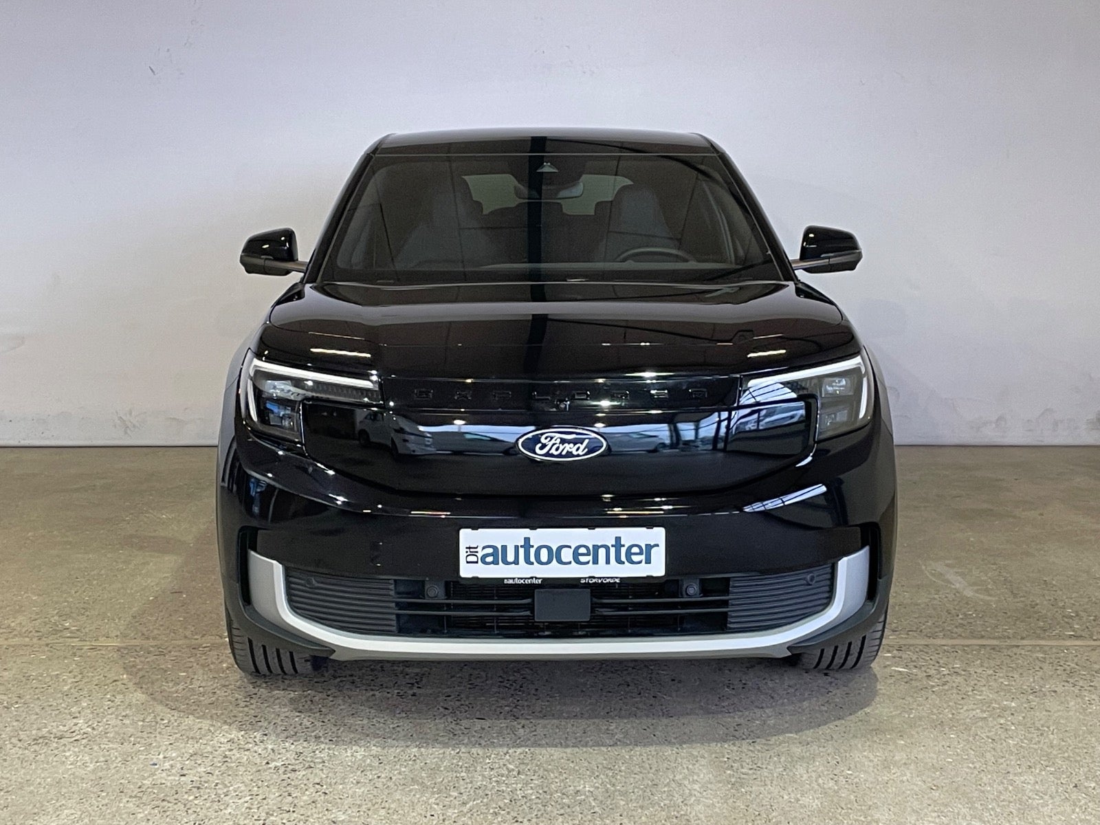 Ford Explorer Premium Extended Range AWD