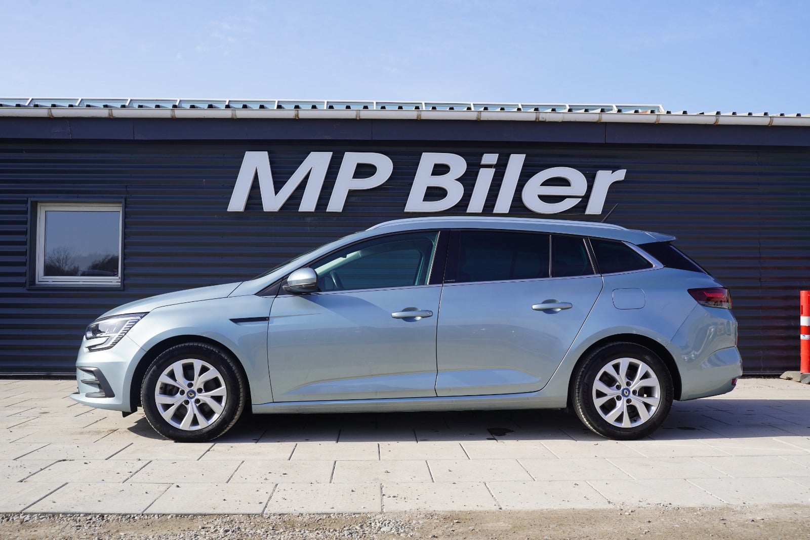 Billede af Renault Megane IV 1,6 E-Tech Zen Sport Tourer