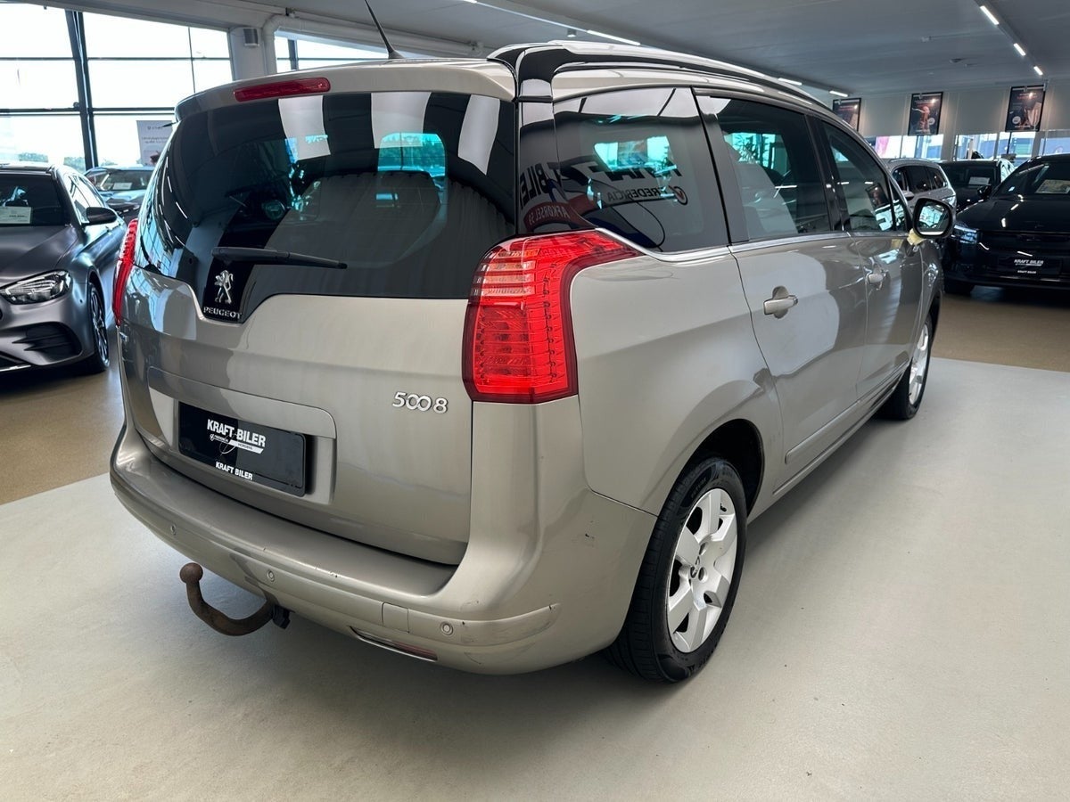 Billede af Peugeot 5008 1,6 BlueHDi 120 Allure 7prs