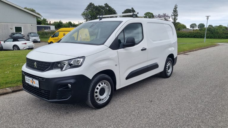 Peugeot Partner BlueHDi 100 L2V2 Plus Van