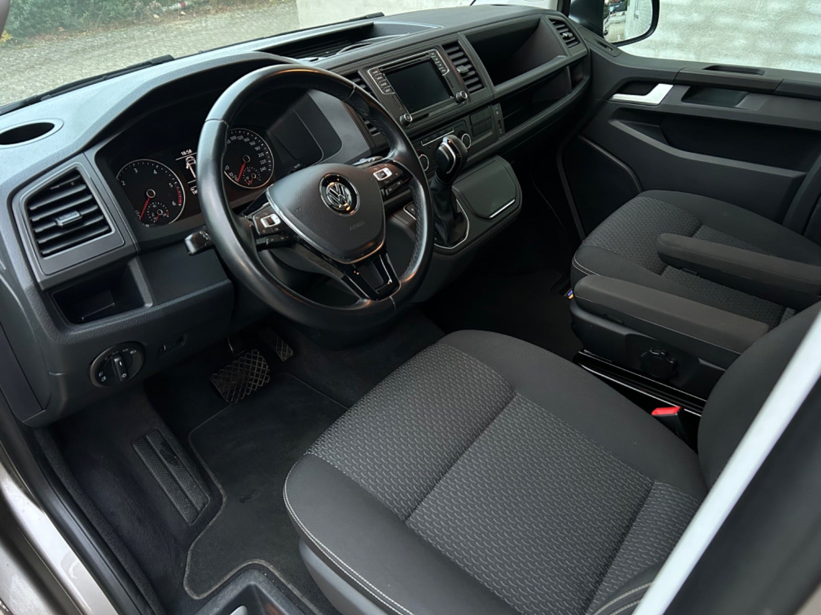 VW Multivan TDi 150 Comfortline DSG kort