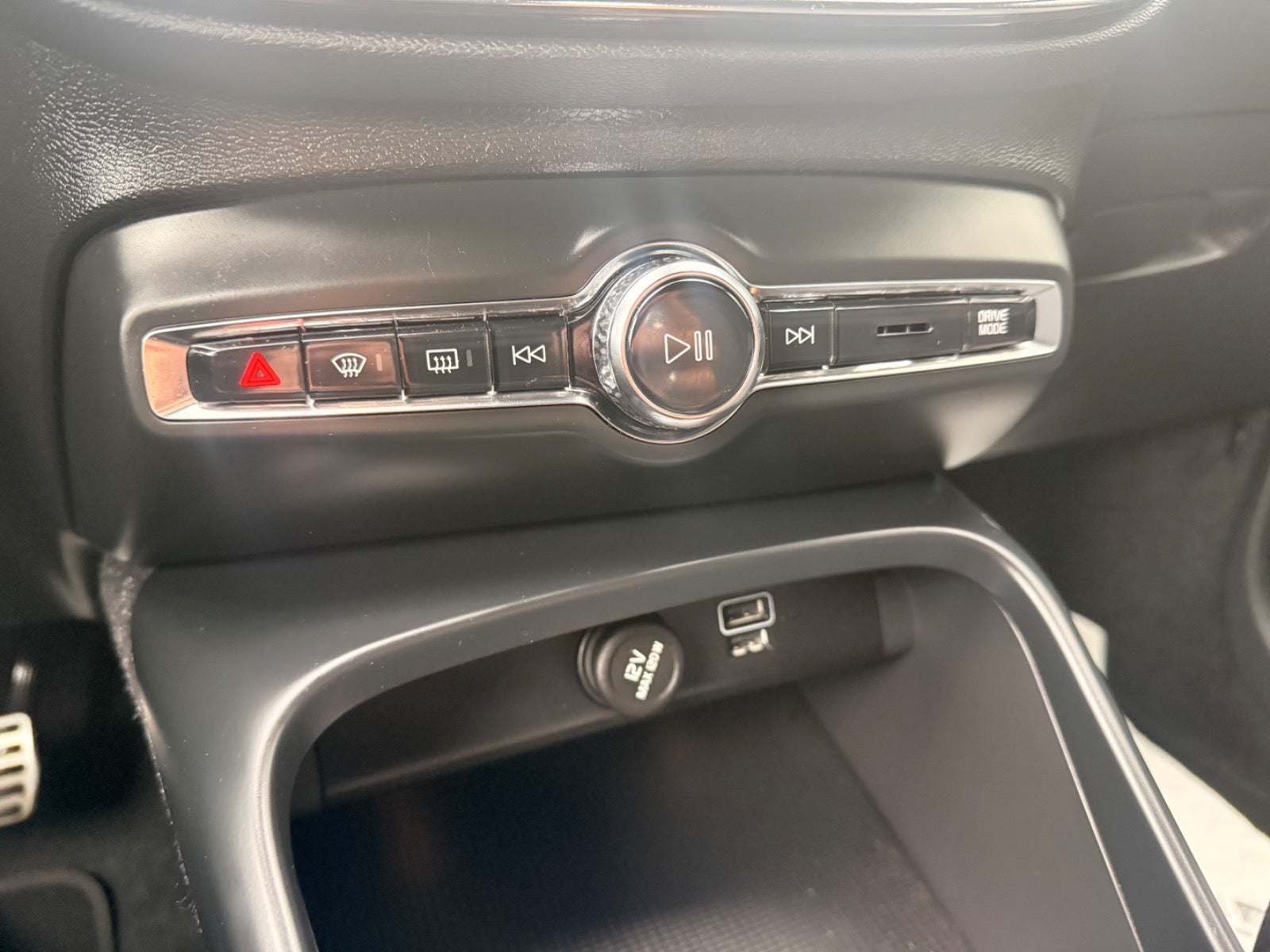 Billede af Volvo XC40 1,5 T4 ReCharge R-Design aut.