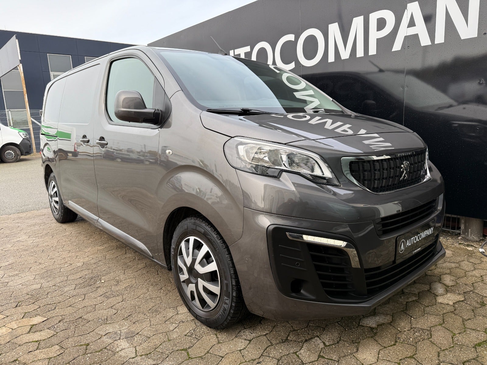 Peugeot Expert BlueHDi 120 L2 Premium Van