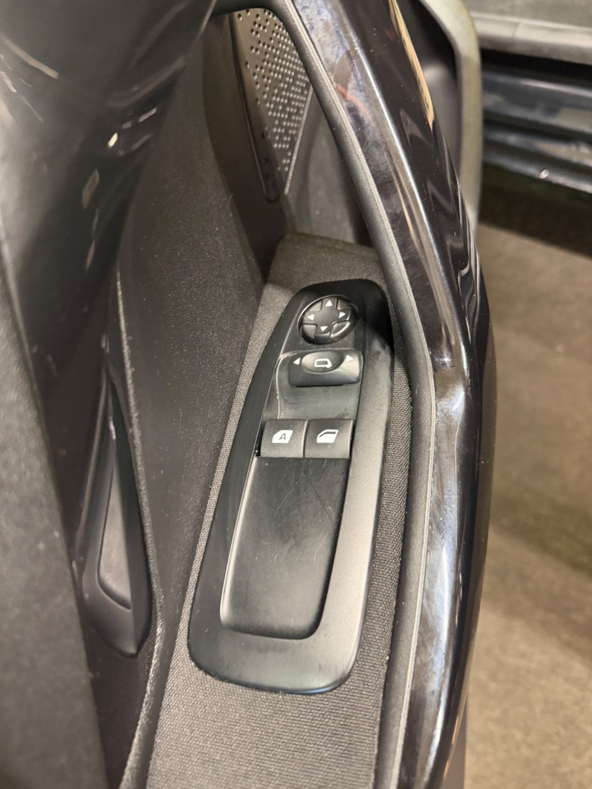Billede af Peugeot 208 1,5 BlueHDi 100 Envy+