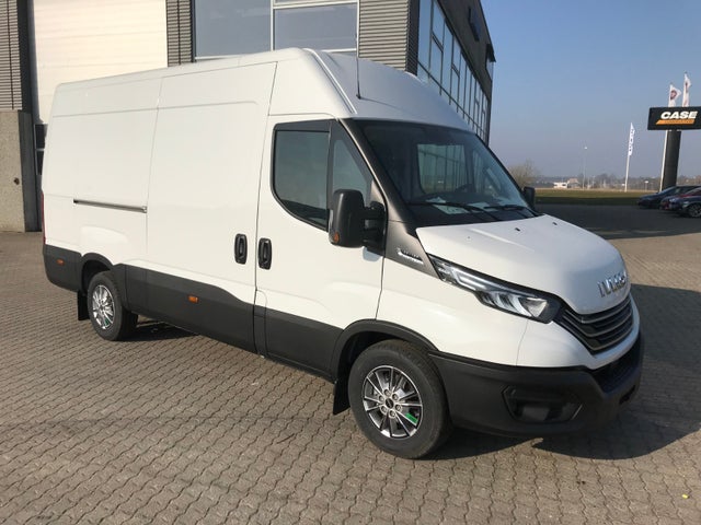 Iveco Daily 2,3 35S16 12m³ Van AG8