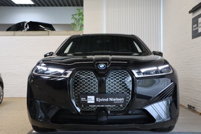 BMW iX xDrive40 Fully Charged