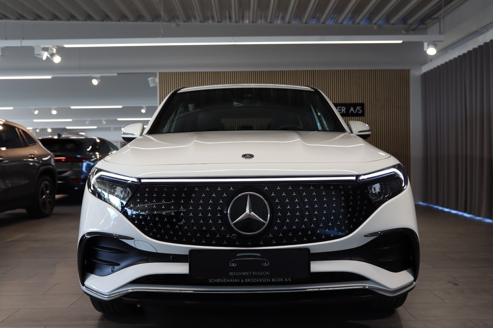 Billede af Mercedes EQB300  AMG Premium 4Matic