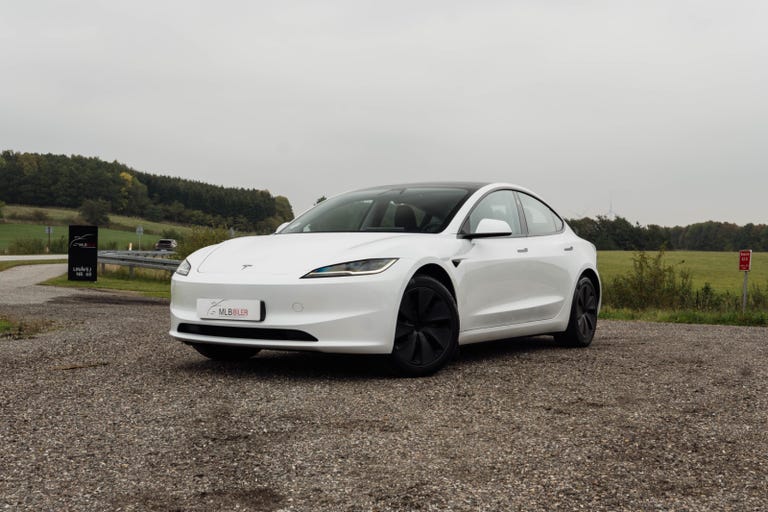 Tesla Model 3 RWD