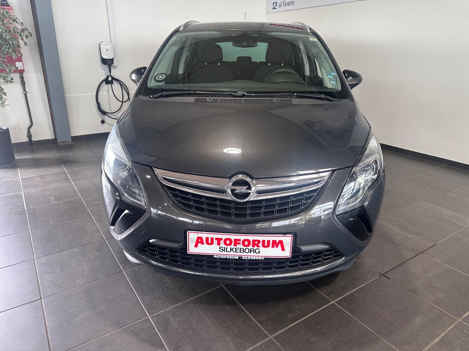 Opel Zafira Tourer, Billede 2