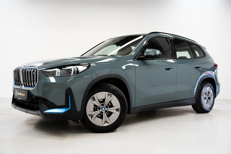 BMW iX1 xDrive30 Charged