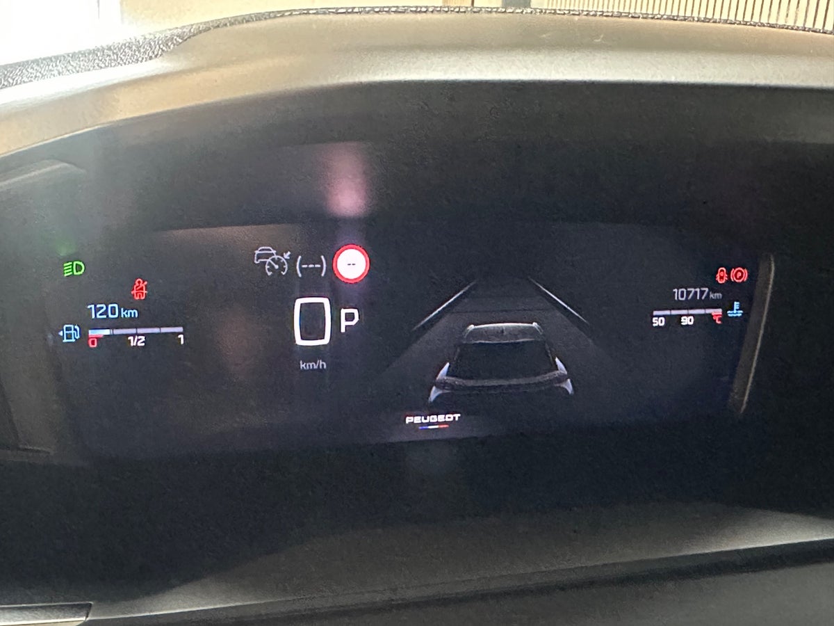 Peugeot 2008 PureTech 130 First Selection EAT8