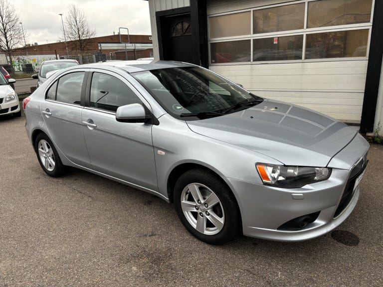 Mitsubishi Lancer Invite SportBack