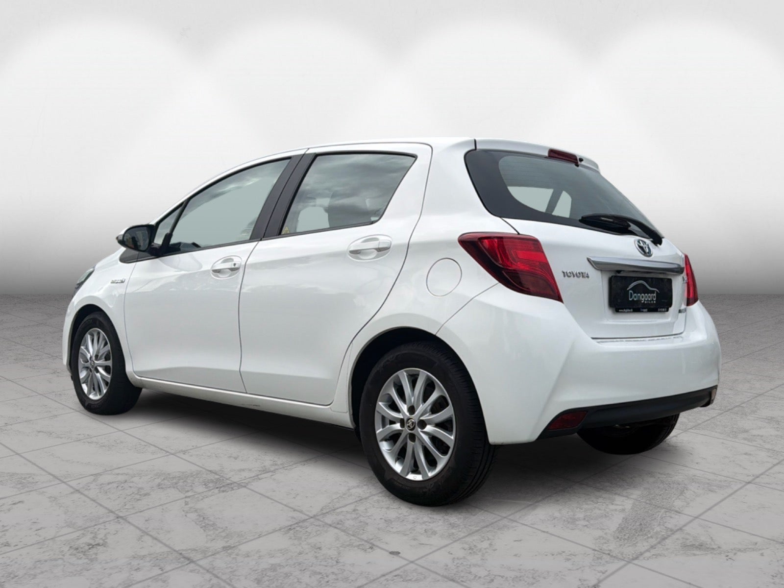 Toyota Yaris Hybrid H2 e-CVT