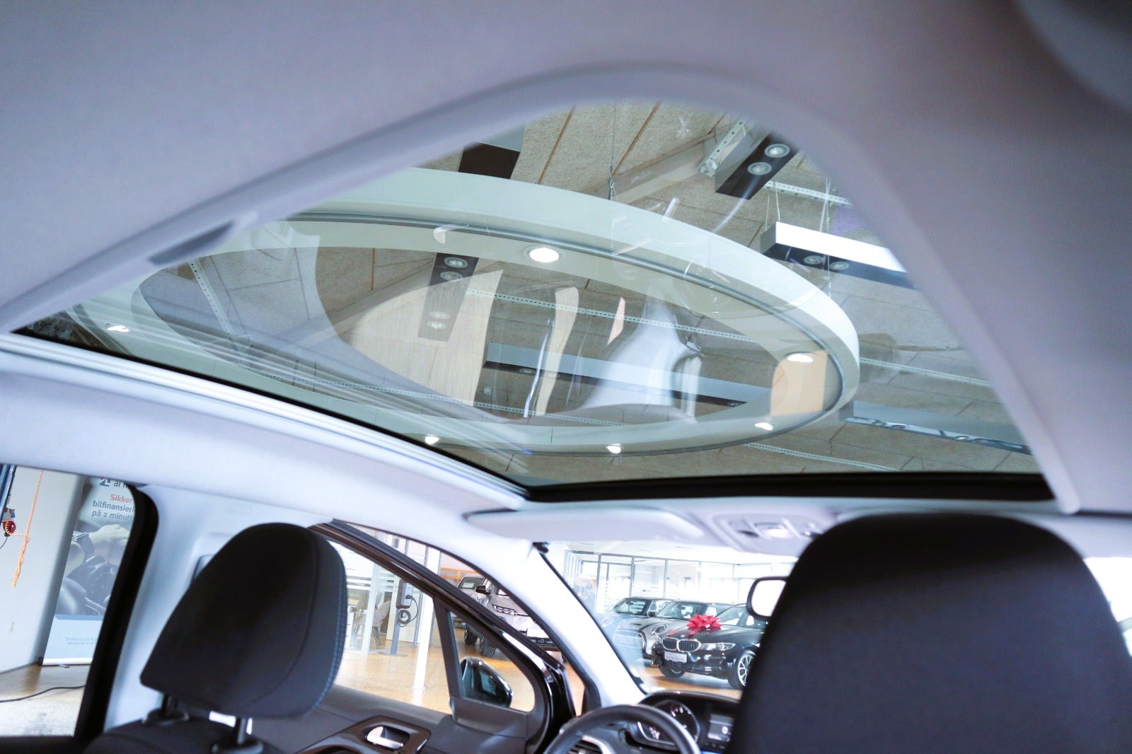 Billede af Peugeot 208 1,2 VTi Allure Sky