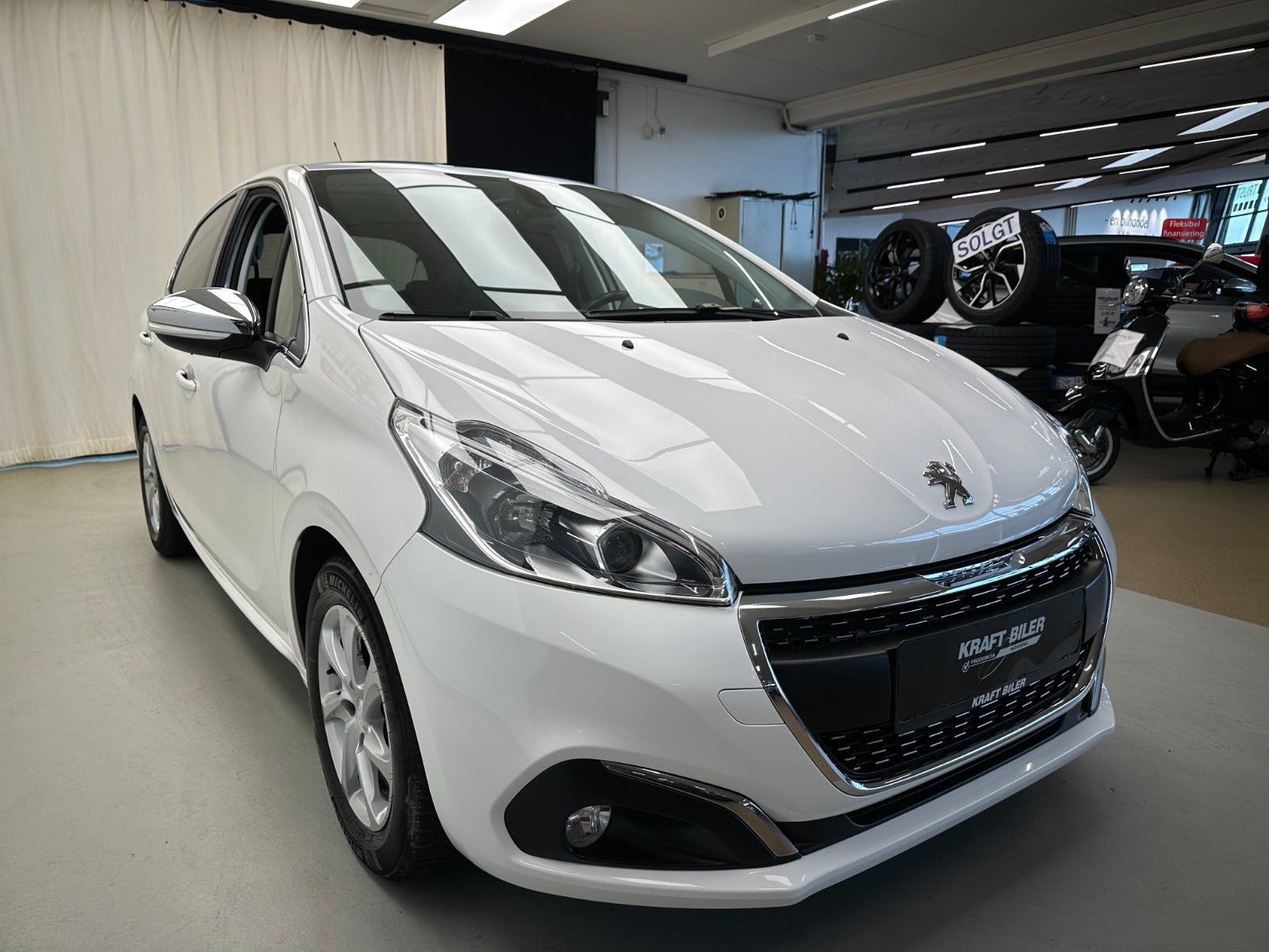 Billede af Peugeot 208 1,2 PureTech 82 Allure Sky