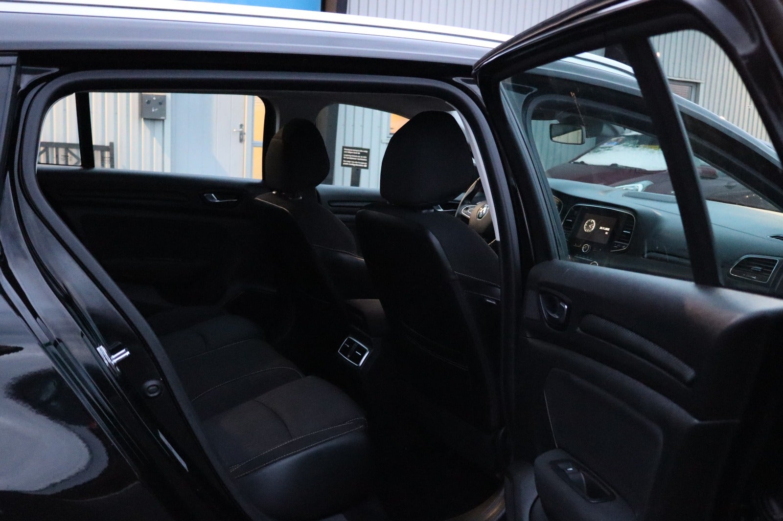 Billede af Renault Megane IV 1,5 dCi 115 Zen Sport Tourer EDC