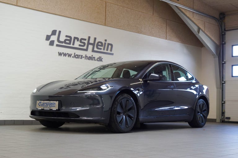 Tesla Model 3 RWD