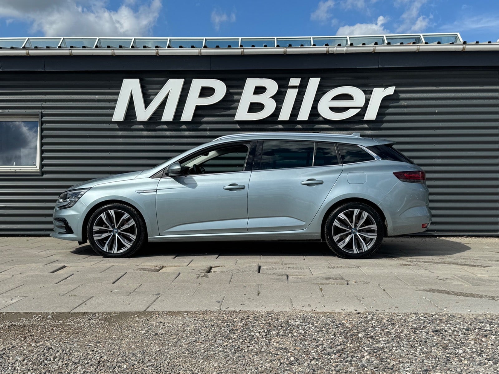 Billede af Renault Megane IV 1,6 E-Tech Intens Sport Tourer