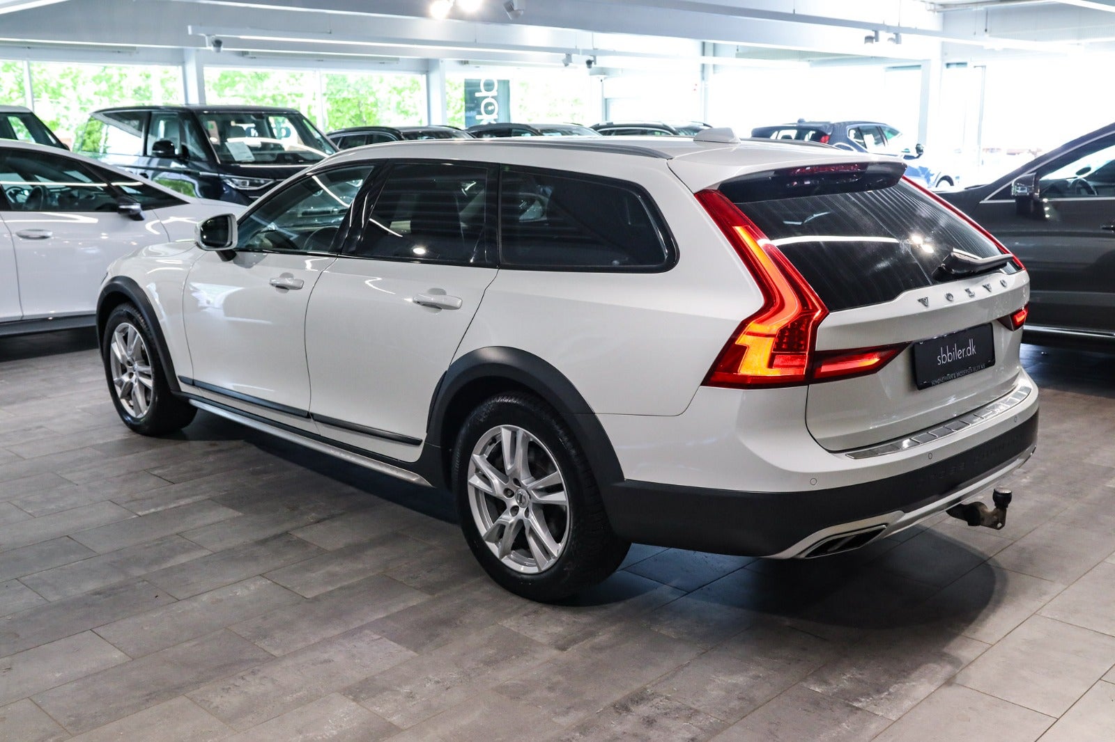 Billede af Volvo V90 CC 2,0 D4 190 Momentum aut. AWD