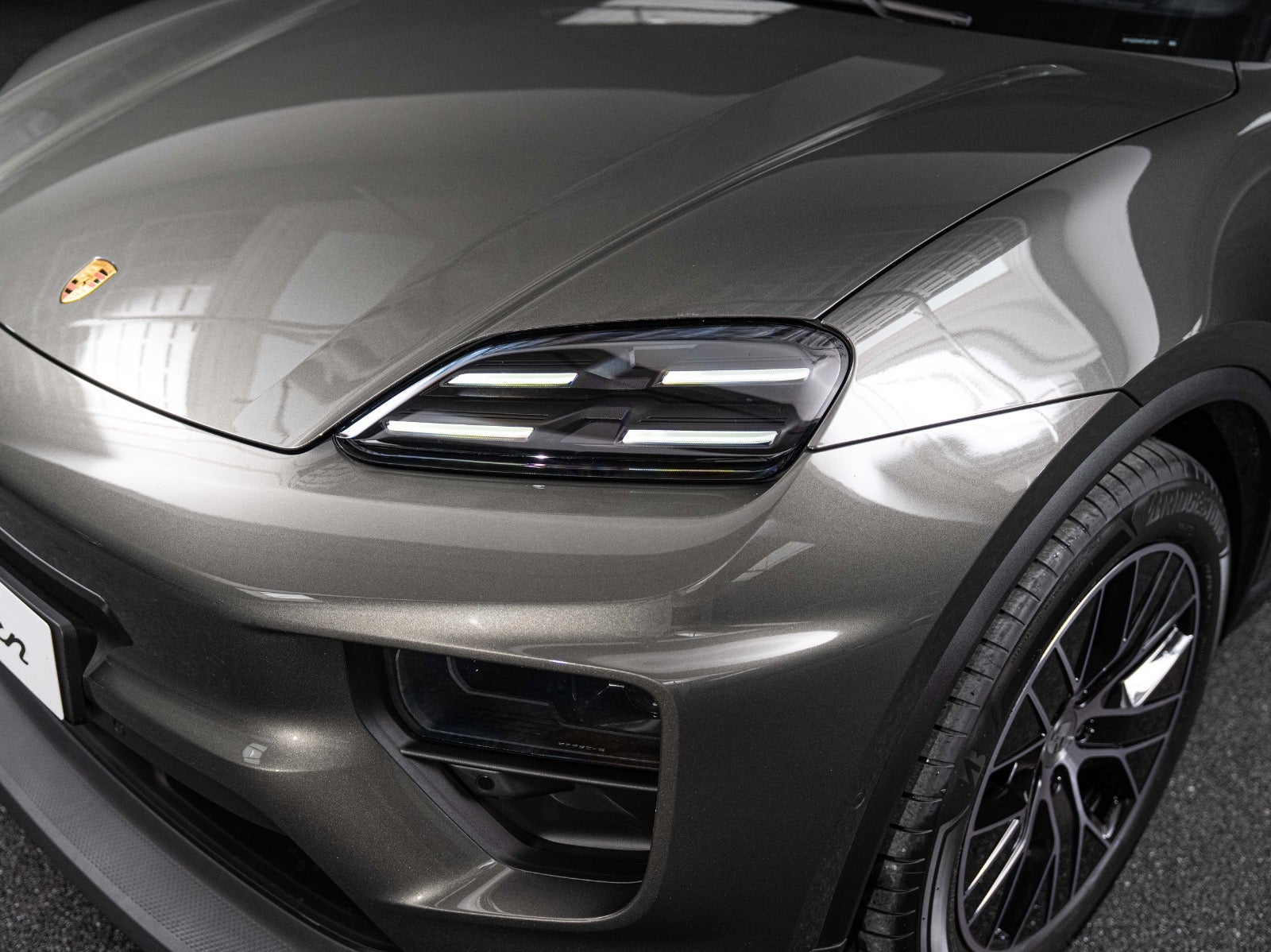 Gallery image 6 of 18