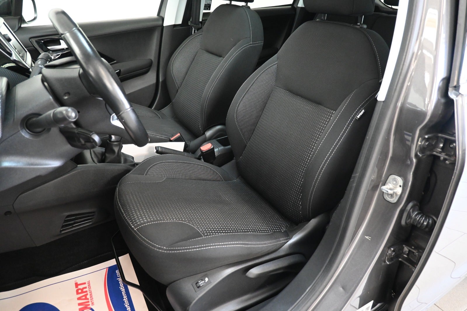 Peugeot 208 BlueHDi 100 Prestige