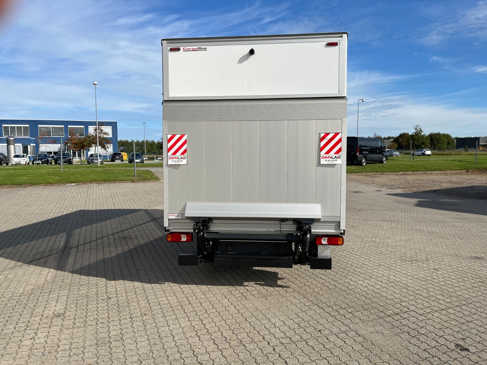 Billede af Iveco Daily 3,0 35S18 4100mm Box m/lift AG8