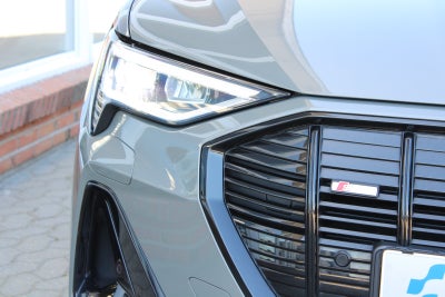 Audi e-tron Black Edition S-line quattro