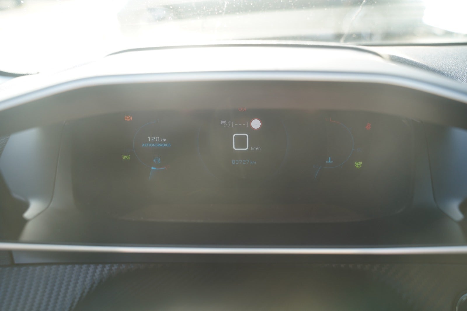 Billede af Peugeot 208 1,5 BlueHDi 100 Allure Sky