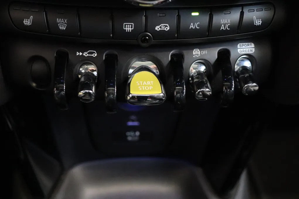 MINI Cooper SE Camden Edition