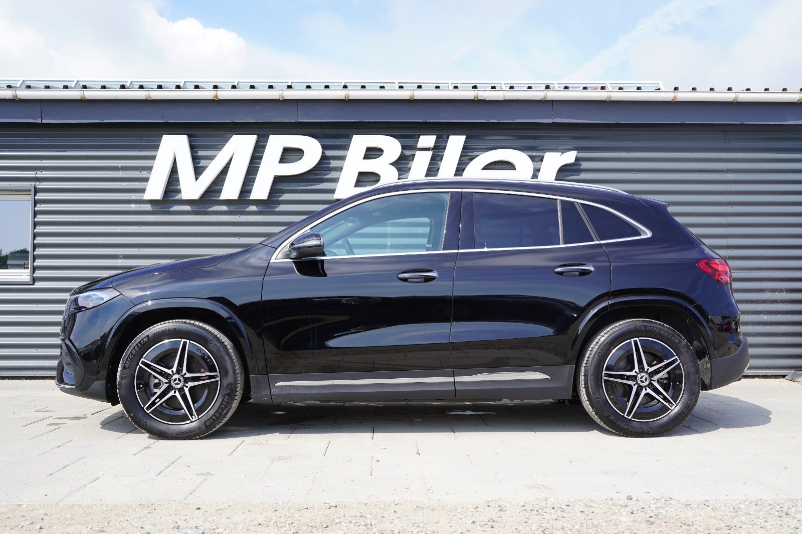 Billede af Mercedes EQA350  AMG Line 4Matic