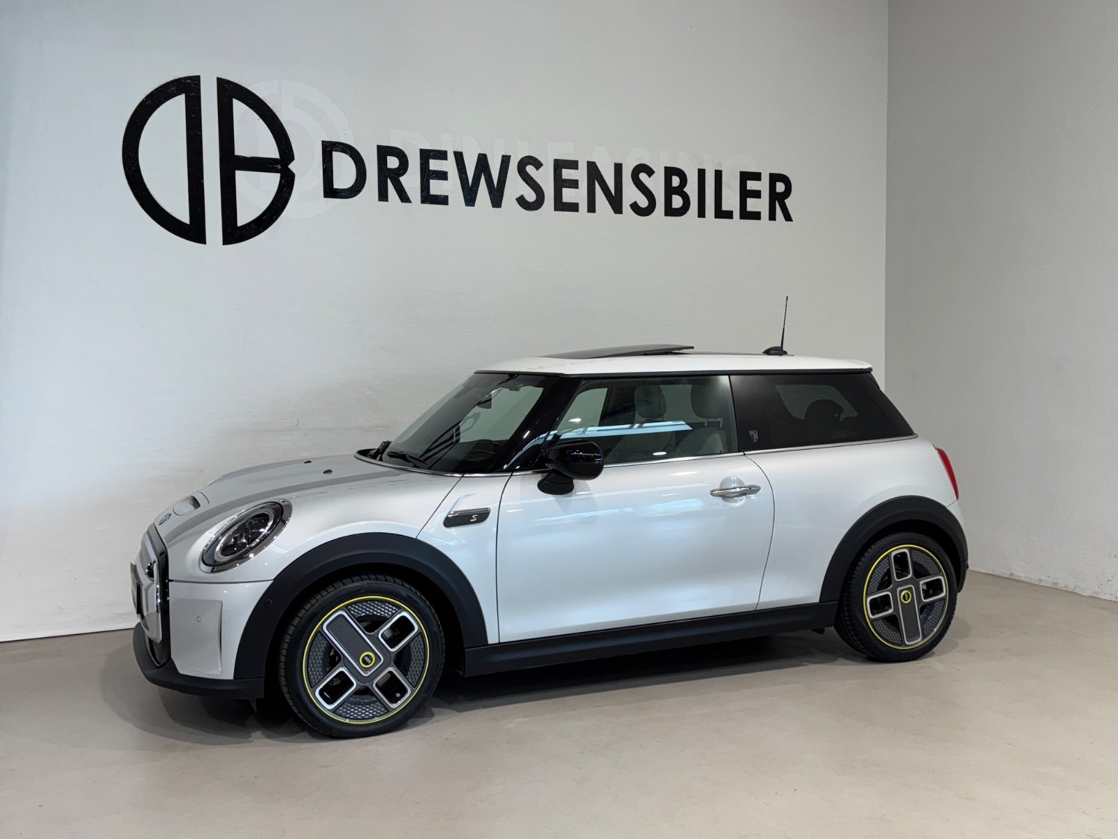 MINI Cooper SE Yours Trim A
