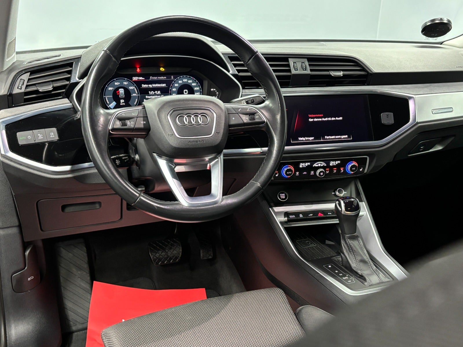 Billede af Audi Q3 45 TFSi e Attitude plus S-tr.