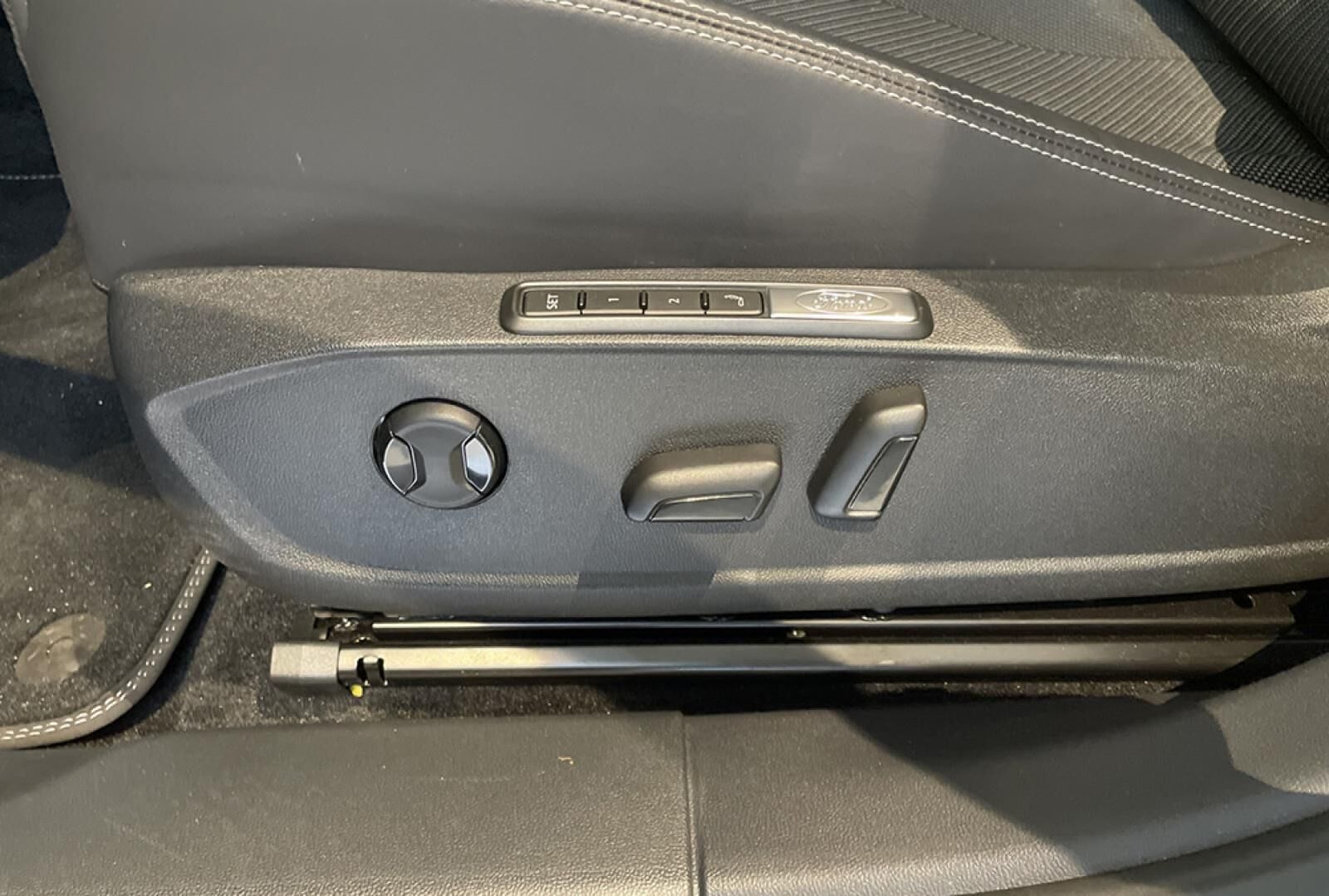 Ford Explorer Select Extended Range