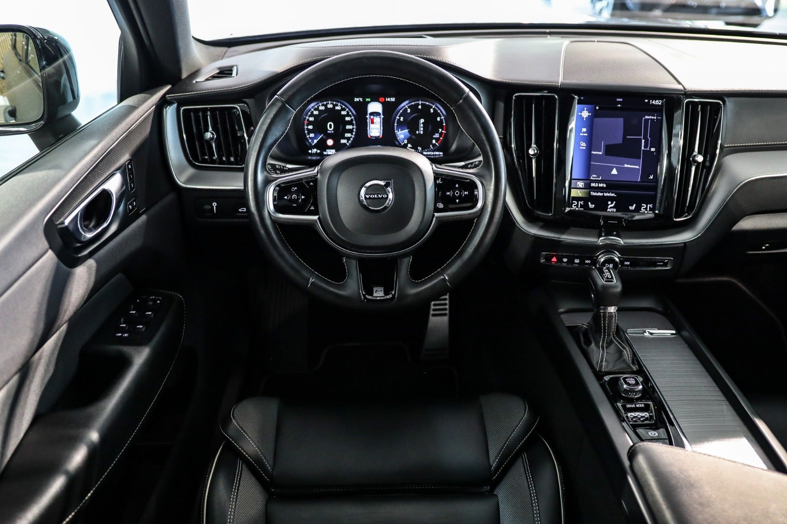 Billede af Volvo XC60 2,0 T4 190 R-Design aut.