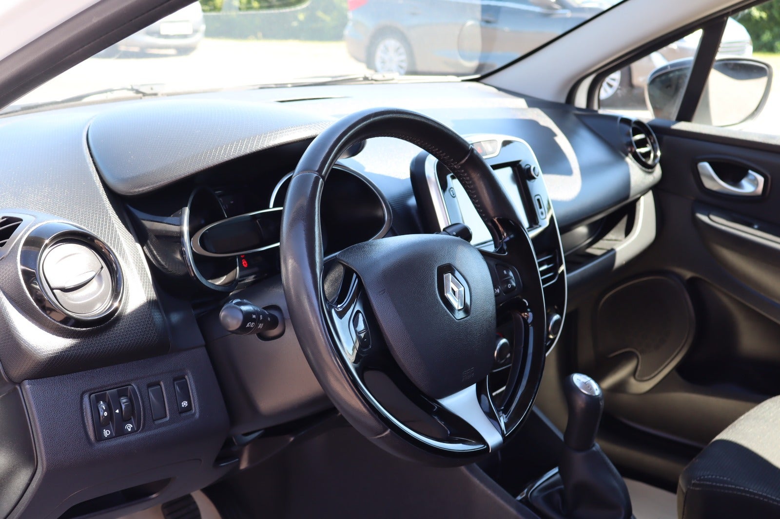 Billede af Renault Clio IV 1,5 dCi 75 Expression Sport Tourer