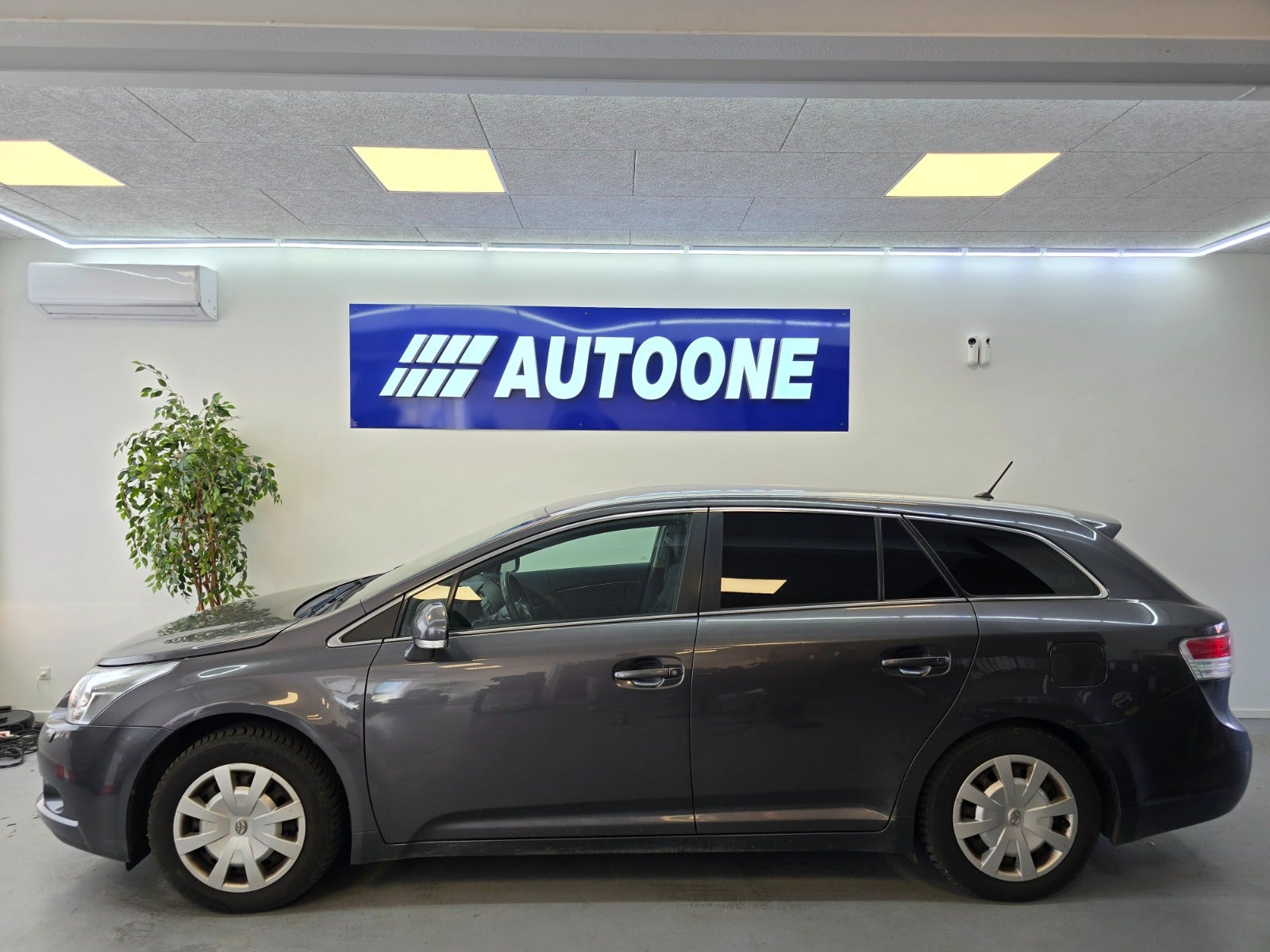 Billede af Toyota Avensis 1,8 VVT-i T2 stc.