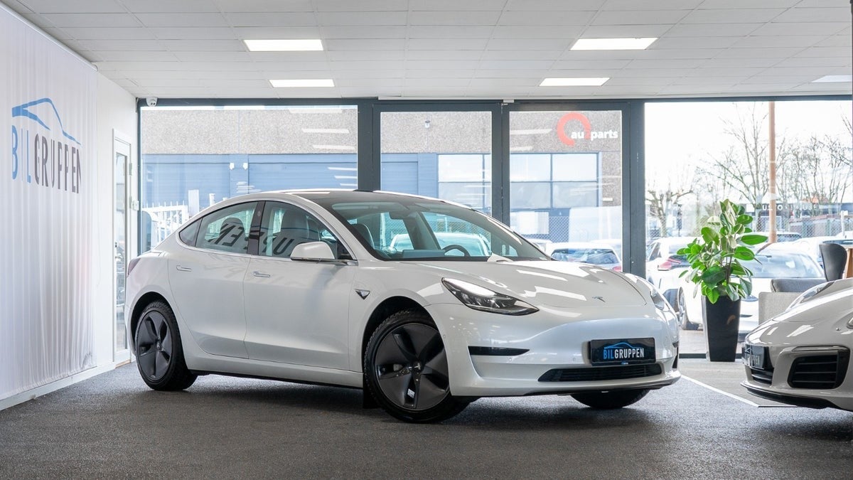 Tesla Model 3  Standard Range+ RWD