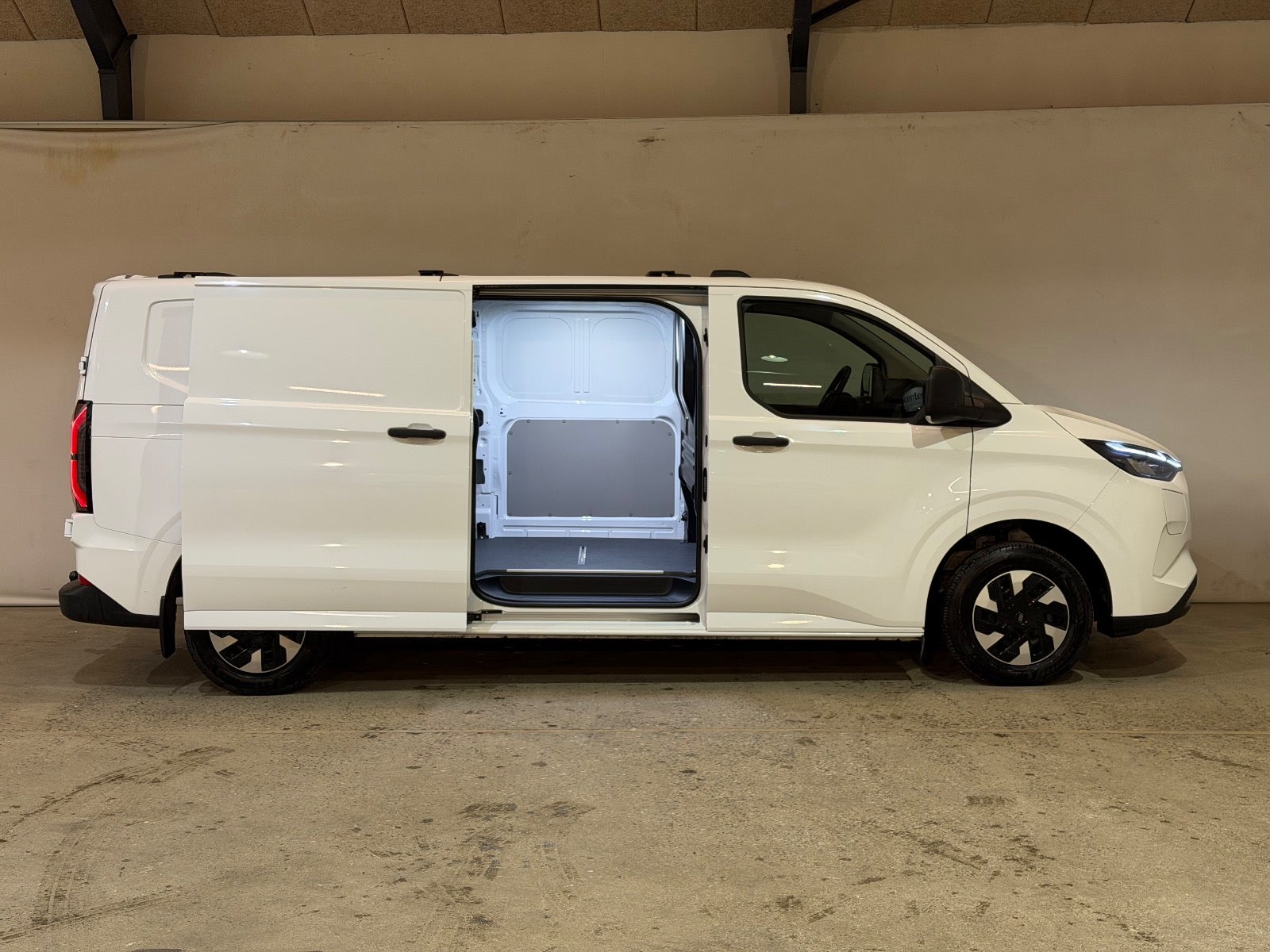 Ford E-Transit Custom 320L Trend