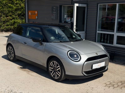 MINI Cooper E  Classic Trim L 3d
