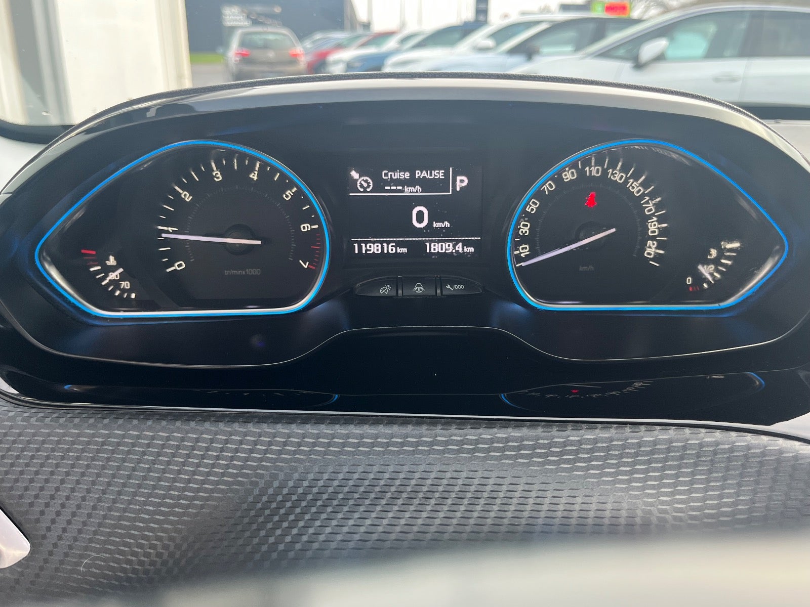 Billede af Peugeot 2008 1,2 e-THP 110 Allure Sky EAT6