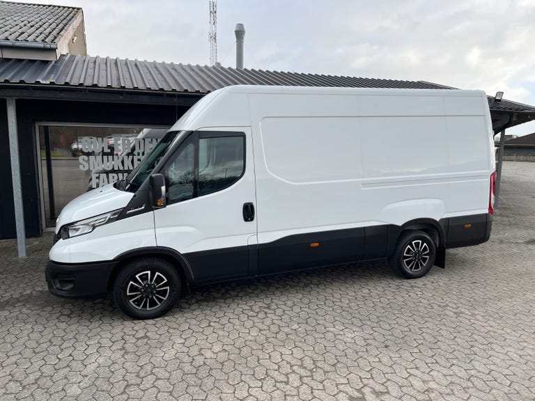 Iveco Daily 35S16 12m³ Van AG8