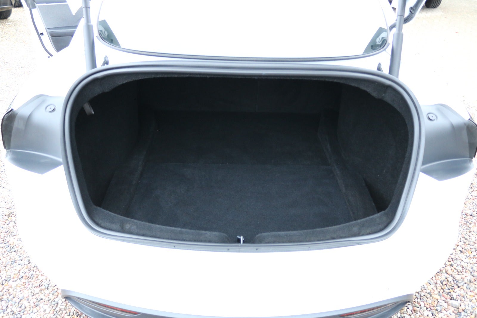 Tesla Model 3 RWD